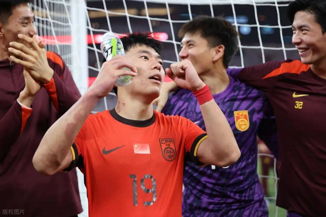 赛地聚焦：足总杯转会期热度飙升，广州队防线松动，球迷炸锅，纪律约束更严格的简单介绍-开云娱乐